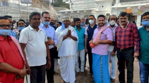 MLAमथुरा महतो ने देवघर व बासुकीनाथ में की पूजा-अर्चना, दुमका में बसंत सोरेन के लिए चलाया जनसंपर्क