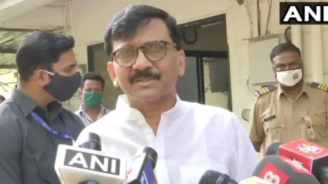 Munger Durga Visarjan Case: शिवसेना एमपी संजय राउत ने बीजेपी पर कसा तंज, मुंगेर की घटना हिंदुत्व पर हमला, यही महाराष्ट्र और बंगाल में होता तो... 