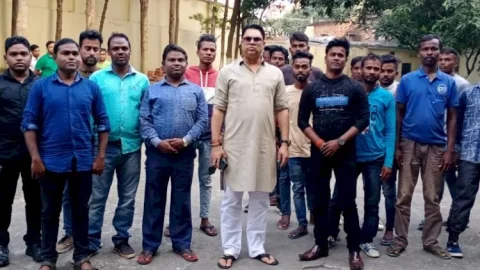 धनबाद:कतरास, बाघमारा, लेडिदुमर और झाग्रही के युवकों की टोली कांग्रेस में शामिल, रणविजय सिंह ने दिलायी सदस्यता