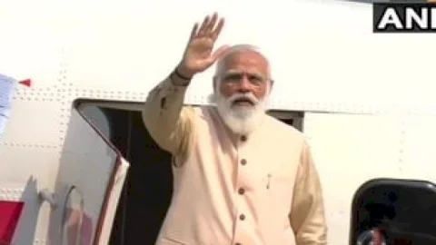 गुजरात में पहली सी-प्लेन सर्विस शुरु, पीएम मोदी ने केवड़िया से साबरमती तक भरी उड़ान