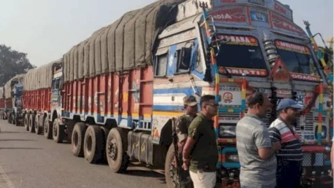   धनबाद: Illegal Coal Smuggling  में बंगाल के तस्करों पर कसा शिकंजा, लाला व अल्लाह रखा समेत 20 के खिलाफ एफआइआर