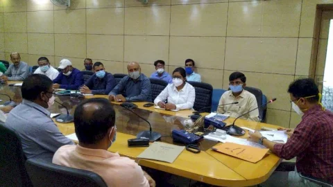 धनबाद: FCI की भूमि का दाखिल खारिज प्राथमिकता पर आधार पर करने का निर्देश, PHC सिंदरी को हर्ल के सहयोग से बनाया जायेगा और बेहतर