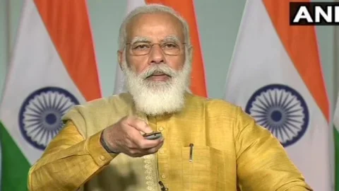 पीएम ने मोदी काशी में 30 विकास परियोजनाओं का किया उद्घाटन व शिलान्यास, बोले - 'इस दिवाली पर लोकल फॉर वोकल से मिलेगी कारोबार को नई चेतना'