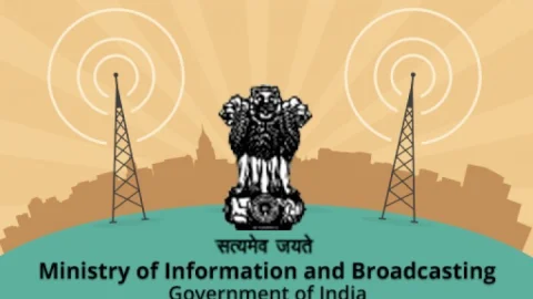 नई दिल्ली:  सूचना एवं प्रसारण मंत्रालय के अधीन हुए ऑनलाइन न्यूज़ पोर्टल-ऑनलाइन कंटेंट व प्रोग्राम, गवर्नमेंट ने जारी की नोटिफिकेशन