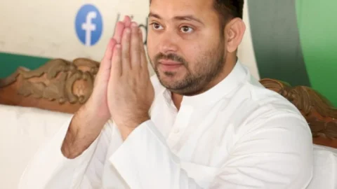 बिहार: तेजस्वी यादव को चुना गया महागठबंधन का लीडर, बोले- हम हारे नहीं जीते हैं, जनता ने फैसला सुनाया, चुनाव आयोग ने नतीजा