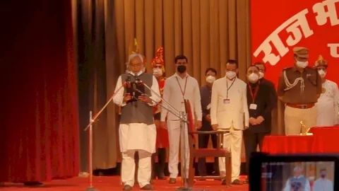 बिहार:नीतीश कुमार सातवीं बार बने सीएम,दो Dy CM सहित 15 मंत्रियों ने ली शपथ