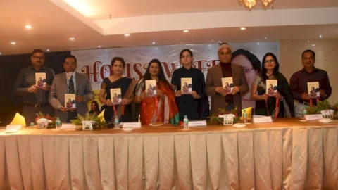 धनबाद: IIT ISM की रिसर्च स्कॉलर अभिलाषा सिंह की पुस्तक 'हाउसवाइफ द नेशन मेकर' का विमोचन  