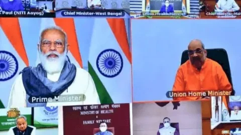 पीएम मोदी ने कोरोना के हालात पर मुख्यमंत्रियों के साथ की बैठक, कहा- देश को मुहैया करायेंगे सबसे बेहतर वैक्सीन