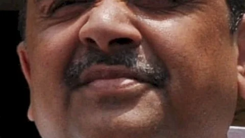 पश्चिम बंगाल: ममता बनर्जी को बड़ा झटका, शुभेंदु अधिकारी ने कैबिनेट से दिया इस्तीफा, बीजेपी में शामिल होने की अटकलें 