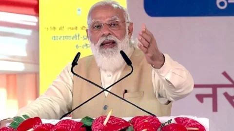 यूपी: काशीनगरी से पीएम मोदी का विपक्ष पर वार, भ्रम फैलाने वालों की सच्चाई देश के सामने आ रही है