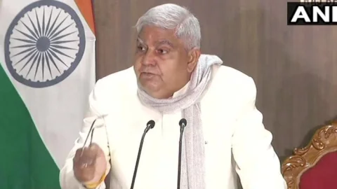 पश्चिम बंगाल: ममता बनर्जी को संविधान का करना होगा पालन: गवर्नर जगदीप धनखड़