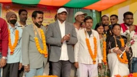 धनबाद: बाघमारा में माफियाओं को राजनीतिक रोटी नहीं सेकने देंगे , एक्स एमएलए के दिन लदे : ढुल्लू महतो (देखें VIDEO)