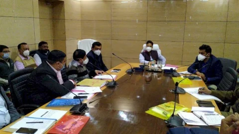 धनबाद: कोरोना वैक्सीनेशन की तैयारियों की डीसी ने की समीक्षा 