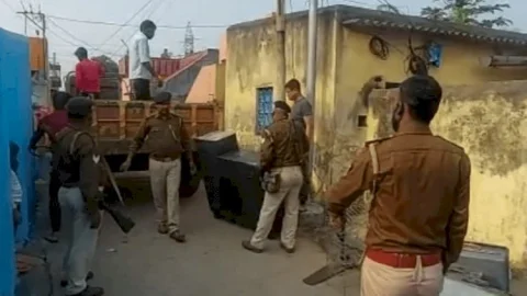 Dhanbad news: भरत शर्मा के आवास की कुर्की, डायमंड क्रॉसिंग से अतिक्रमण हटा, जिला कांग्रेस का पुनर्गठन होगा, ECL स्टाफ से छिनतई