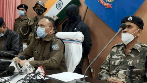 गिरिडीह: पुलिस ने 24 घंटे में किया रंजीत मर्डर का खुलासा, दोस्तों ने ही मुर्गा व बीयर पार्टी देकर की थी ग्राफिक्स डिजाइनर की मर्डर,एक अरेस्ट