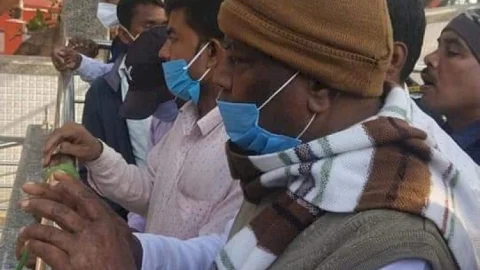 धनबाद: मथुरा प्रसाद महतो ने हाथी खेदा व भूचरा माता मंदिर में पूजा की. किन्नर छमछम ने दिया दीर्घायु होने की दुआ
