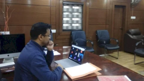 धनबाद:डीसी ने दिया अलाव जलाने एवं कंबल वितरण करने का निर्देश