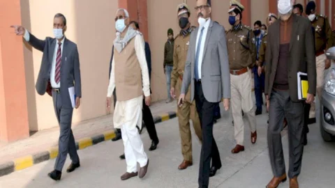 बिहार: क्राइम आउट ऑफ कंट्रोल, CM नीतीश पहुंचे पुलिस हेडक्‍वाटर, कहा- क्राइम कंट्रोल करके रहेंगे, CCTV  कैमरे की जद में होंगे संवेदनशील स्थान