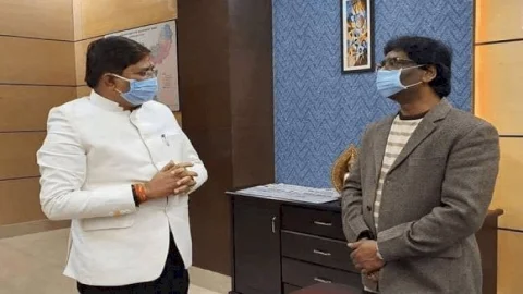 धनबाद: मटकुरिया फ्लाईओवर के लिए एरियल सर्वे होगा, सीएम हेमंत सोरेन से एमएलए राज सिन्हा ने की चर्चा