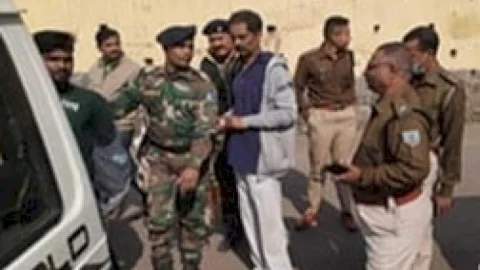 धनबाद: पुराना बाजार में इलिगल लॉटरी गेसिंग कारोबार. एएसपी की रेड में दो अरेस्ट