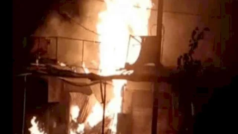 धनबाद: डिगवाडीह में हार्डवेयर और फल दुकान में लगी भीषण आग, फायर बिग्रेड ने आग पर पाया काबू
