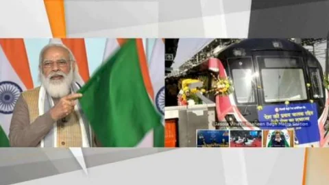 दिल्ली में दौड़ी ड्राइवरलेस मेट्रो, PM नरेंद्र मोदी ने दिखाई हरी झंडी,नेशनल कॉमन मोबिलिटी कार्ड का भी शुभारंभ