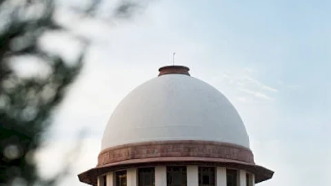 नई दिल्ली: सुप्रीम कोर्ट ने तीनों कृषि कानूनों पर अगले आदेश तक रोक लगायी, चार मेंबर वाली कमेटी का गठन