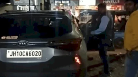 धनबाद: ड्राइवर को झांसा देकर बिल्डर की कार से 3.60 लाख उड़ाये