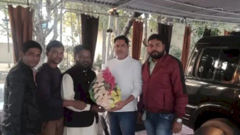 धनबाद: रणविजय सिंह से मिले कांग्रेस अल्पसंख्यक विभाग के नगर अध्यक्ष