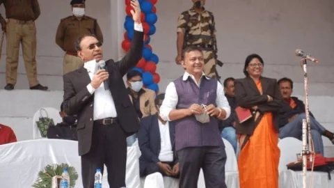 धनबाद: डीसीए का टी-20 चैलेंजर टूर्नामेंट शुरु, बीसीसीएल सीएमडी ने किया उद्घाटन