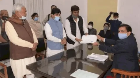 बिहार:शाहनवाज हुसैन और मुकेश सहनी ने सीएम नीतीश कुमार की मौजूदगी विधान परिषद के लिए दाखिल किया नॉमिनेशन