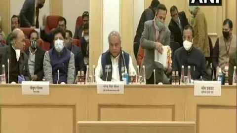 नई दिल्ली: सेंट्रल गवर्नमेंट डेढ़ साल तक कानून रोकने के लिए तैयार, कृषि मंत्री नरेंद्र सिंह तोमर बोले- सरकार किसानों की सभी शंकाओं के समाधान को तैयार