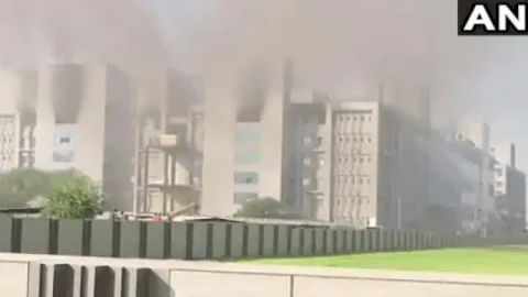 महाराष्ट्र: कोरोना वैक्सीन कंपनी सीरम इंस्टीट्यूट में लगी आग, पांच  मजदूरों की मौत