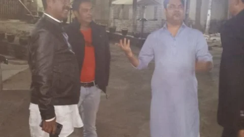 धनबाद: रणविजय सिंह के घर पहुंचे कोलेबिरा एमएलए व लोहरदगा डिप्टी मेयर