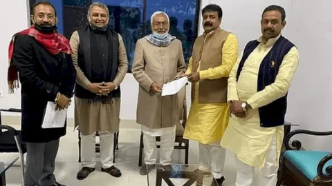 बिहार: बीएसपी एमएलए जमां खान जेडीयू में शामिल, विधानसभा में मायावती की पार्टी का अस्तित्व समाप्त