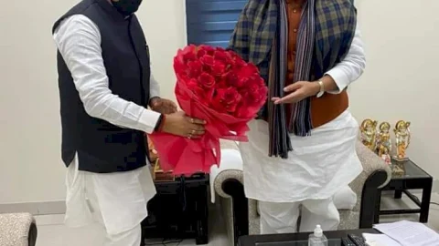 नई दिल्ली: एमएलए राज सिन्हा ने डिफेंस मिनिस्टर व पेट्रोलियम मंत्री से की मुलाकात