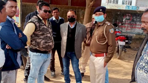 गिरिडीह: समय पर नहीं मिला इलाज, पीरटांड़ सीएचसी के बाहर ऑटो में पेसेंट की मौत, झामुमो व आजसू नेताओं ने किया हंगामा