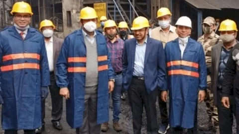 धनबाद: मोनो रेल से मुनिडीह माइंस में गये कोल सेकरटेरी, कहा- BCCL का कोयला अच्छा