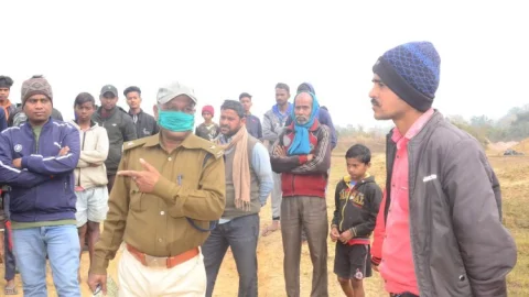 धनबाद: तेतुलमारी में ईंट भट्ठा में काम करनेवाले पुरुलिया के तीन मजदूरों की संदेहास्पद परिस्थिति में मौत