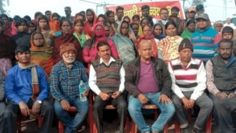 धनबाद: विश्वकर्मा प्रोजेक्ट में रंगदारी का ट्रेंड चलाना चाहते एमपी व MLA:अरूप, गुड्डू ने कहा- लाल झंडा की दुकानदारी बंद