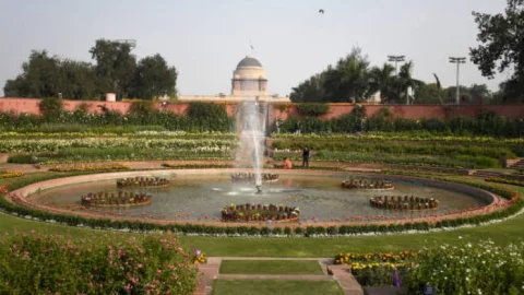 नई दिल्ली:फरवरी से पब्लिक के लिए खुलेगा राष्ट्रपति भवन का मुगल गार्डन, फ्री में रजिस्ट्रेशन