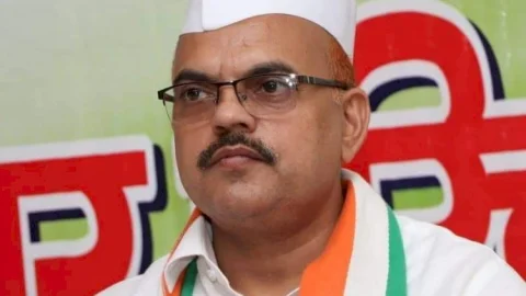 धनबाद जिला कांग्रेस के कार्यकारी अध्यक्ष रवींद्र वर्मा के खिलाफ कार्रवाई गलत, अनुशासन समिति के प्रसिडेंट सुरेश चंद्र झा पार्टी से सस्पेंड