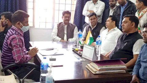 धनबाद: जमीन संबंधित कार्य के निपटारा के लिए बाघमारा सीओ ऑफिस में दो दिवसीय कैंप , रणविजय सिंह भी हुए शामिल