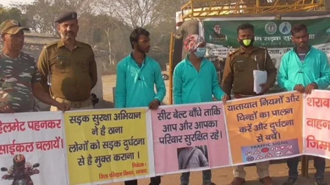 धनबाद:32 वां राष्ट्रीय सड़क सुरक्षा माह:300 से अधिक वाहनों की जांच,30 पर लगा जुर्माना, 16 चालकों का डीएल जब्त 