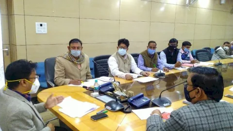 धनबाद:जिला प्रारंभिक शिक्षा समिति की बैठक,डीसी ने दिया स्पेशल कैंप लगाकर शिक्षक नियुक्ति को सत्यापित करने का निर्देश 