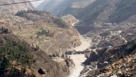उत्तराखंड :चमोली में ग्लेशियर टूटने से भारी तबाही, 150 लोगों के लापता होने की आशंका, अभी तक मिले तीन बॉडी