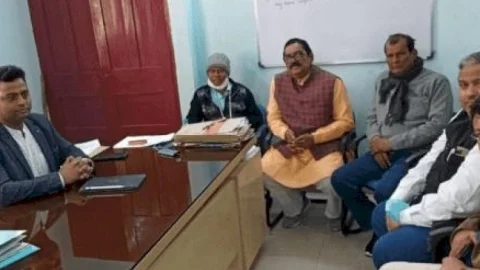 धनबाद: एमपीएल का आरोप- दबाव बनाते हैं जनप्रतिनिधि, विस्थापित समिति ने कहा- यहां सिस्टम ही ध्वस्त