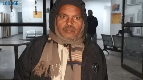 धनबादः SSP ऑफिस के समीप रिटायर्ड पुलिसकर्मी से एक लाख की छिनतई