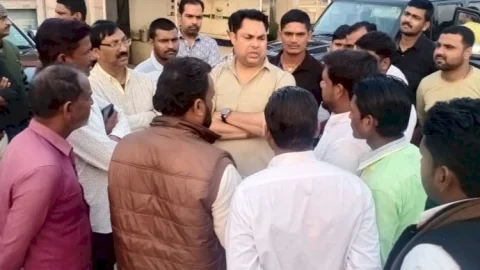 जामताड़ा:नारायणपुर के लोगों ने अपनी समस्याओं से रणविजय सिंह को अवगत कराया