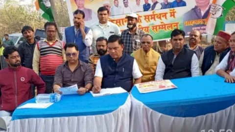 धनबाद:कृषि कानून के खिलाफ बाघमारा में कांग्रेस का धरना